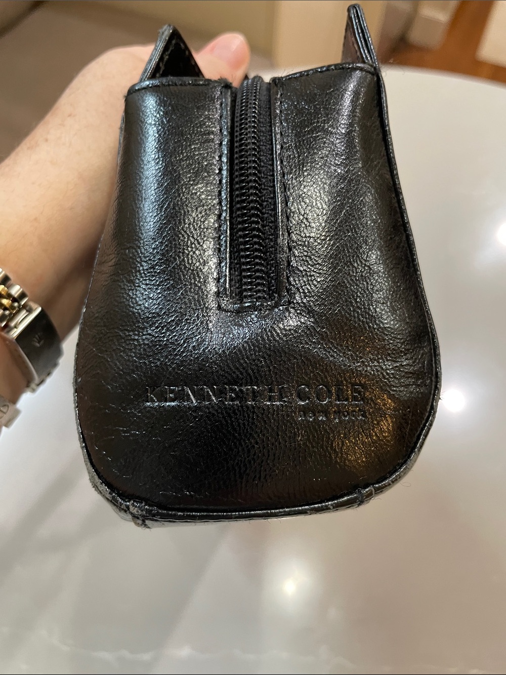 Vintage Kenneth Cole Classic Black Leather Shoulder Bag with Dual Straps - Picture 9 of 10